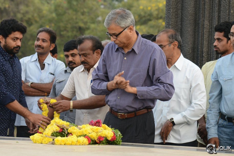 NTR-Family-Visit-to-NTR-Ghat-2016